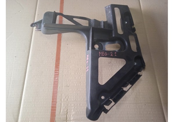 Кронштейн бампера заднього, правий Renault Megane II, 8200146042, ДЕФЕКТ